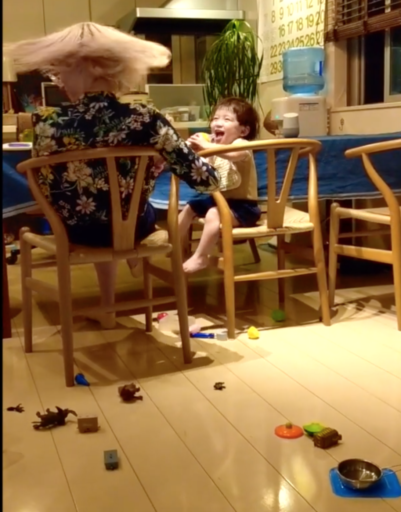 あたまぶんぶんまわし