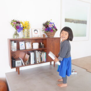 お子様の似顔絵イラストをオーダーメイドでお描きします。