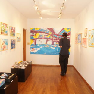 「およいでいえにかえりたい」絵本出版記念展示初日のこと